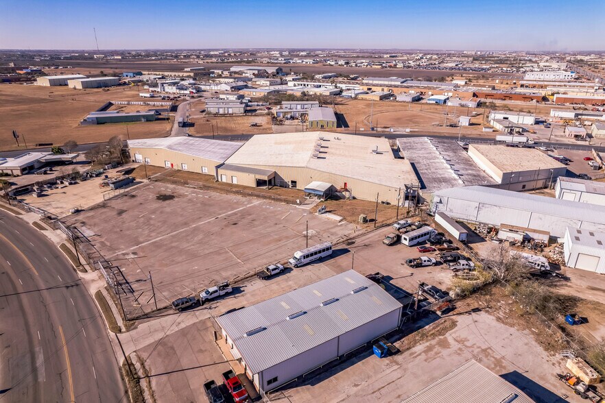More Photos Of 4242 Baldwin Blvd, Corpus Christi Manufacturing For Sale