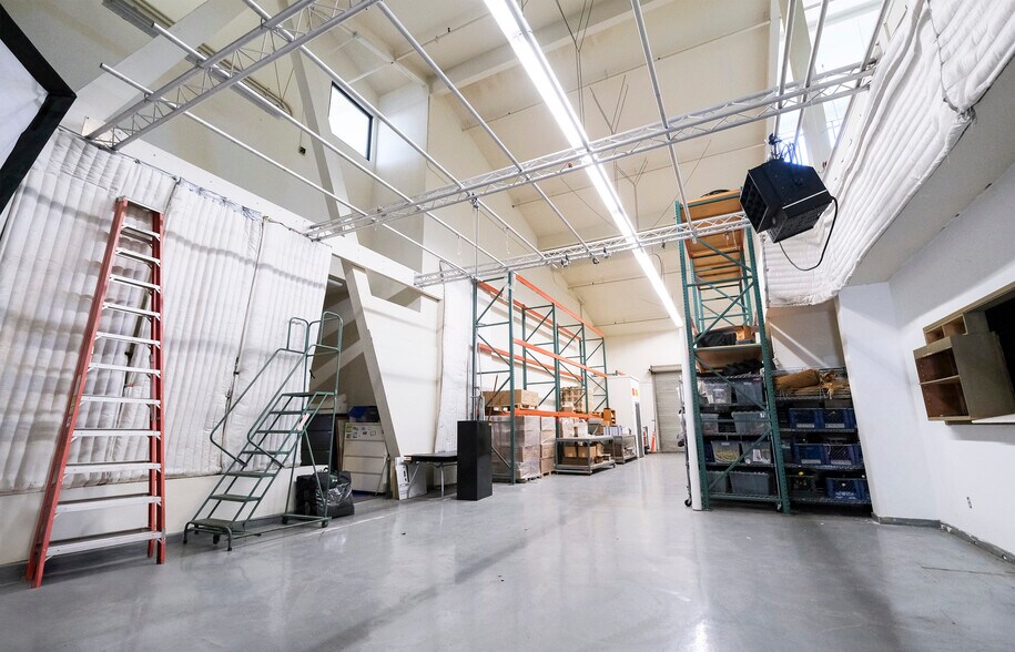 More Photos Of 129 S Quarantina St, Santa Barbara Warehouse For Sale