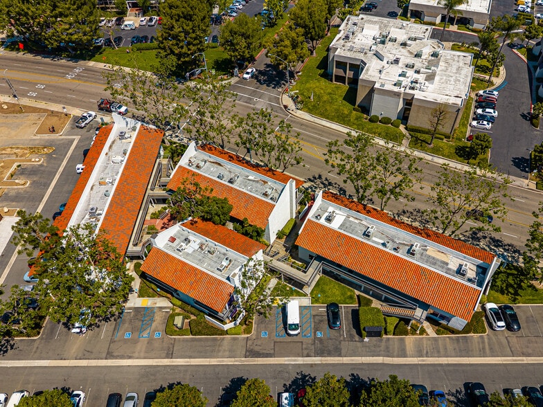 More Photos Of 1820 W Orangewood Ave, Orange Office For Lease