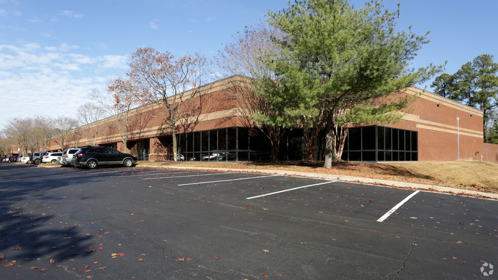 More Photos Of 1450-1470 E Parham Rd, Richmond Unknown For Lease