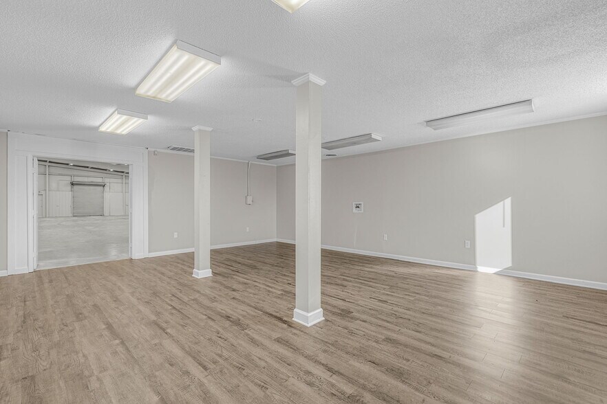 More Photos Of 113 Southwest Dr, Spartanburg Service For Sale