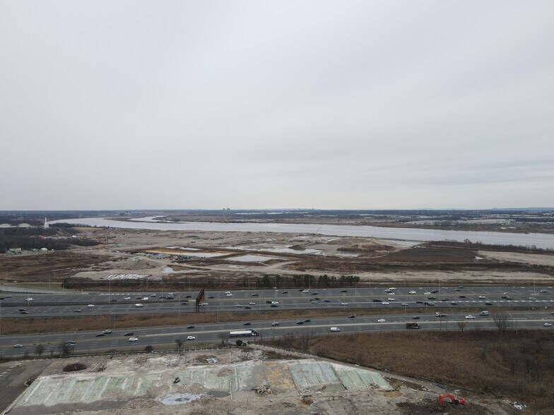 More Photos Of 8020 US Highway 9, Sayreville Land For Lease