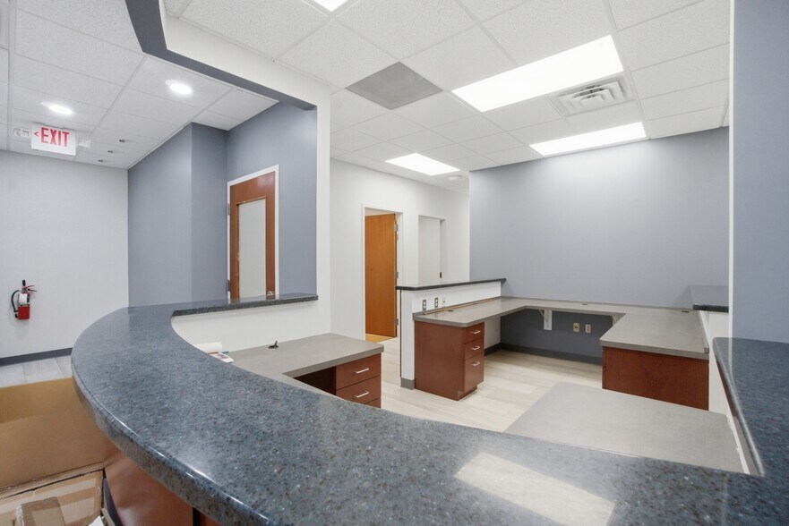 More Photos Of 1603 Santa Rosa Rd, Henrico Medical For Lease