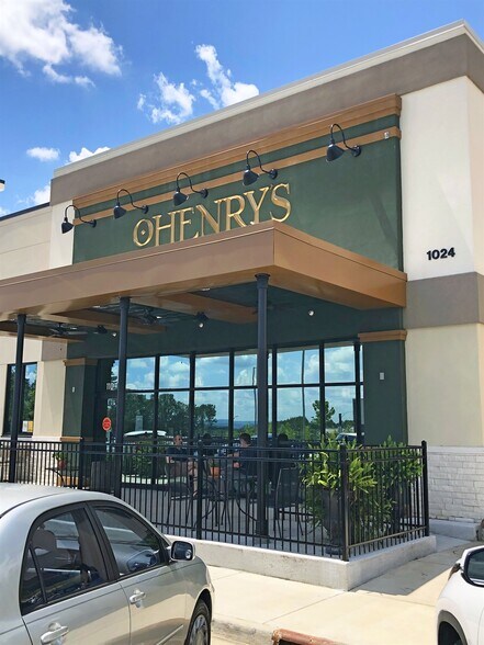 More Photos Of 5220 Peridot Pl, Hoover Storefront For Lease