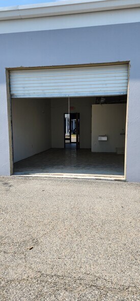 More Photos Of 3035-3099 PS Business Center Dr, Woodbridge Light Manufacturing For Lease