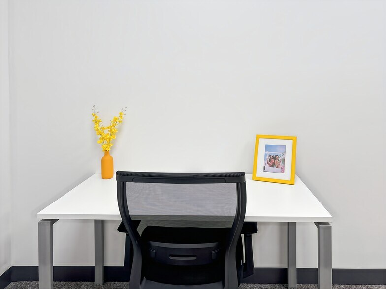 More Photos Of 1601 West Lakes Pky, West Des Moines Coworking Space