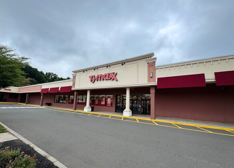 More Photos Of 1600 Southeast Rd, Farmington Unknown For Lease