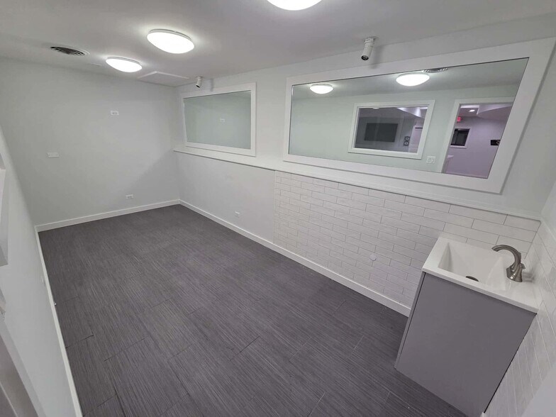 More Photos Of 784 Central Ave, Highland Park Office For Lease