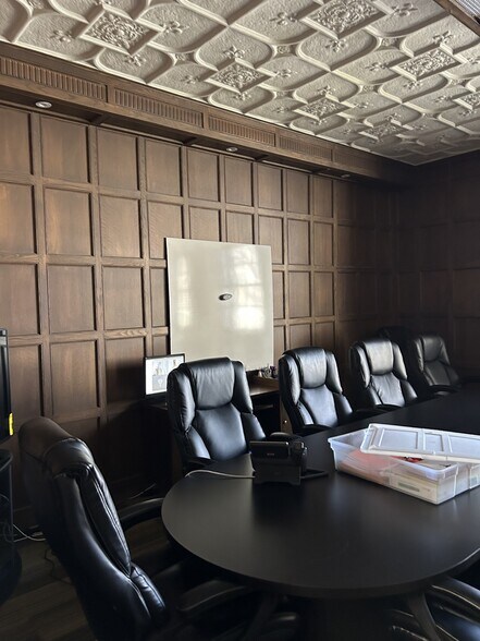 More Photos Of 219 E Washington Ave, Oshkosh Office For Sale