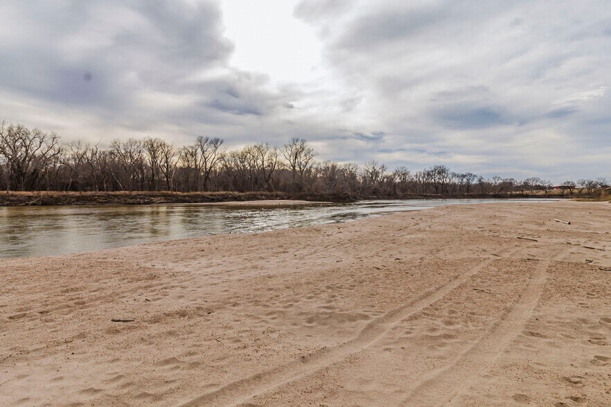 More Photos Of 79+/- Acres on 272nd Rd. Rd @ 41st Rd, Arkansas City Land For Sale