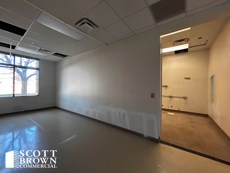 More Photos Of 2700 Village Pky, Highland Village Office For Lease