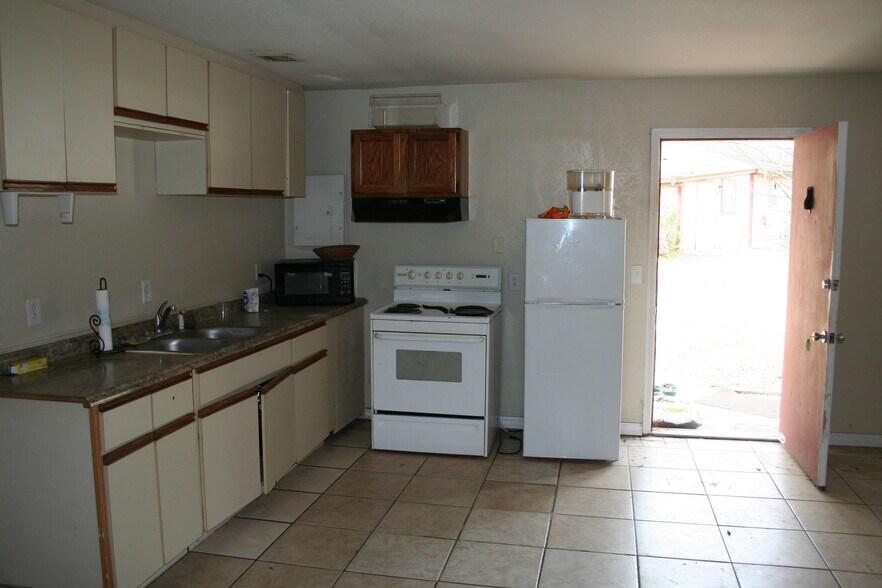 More Photos Of 12959 NE 250th Ct, Fort Mc Coy Freestanding For Sale