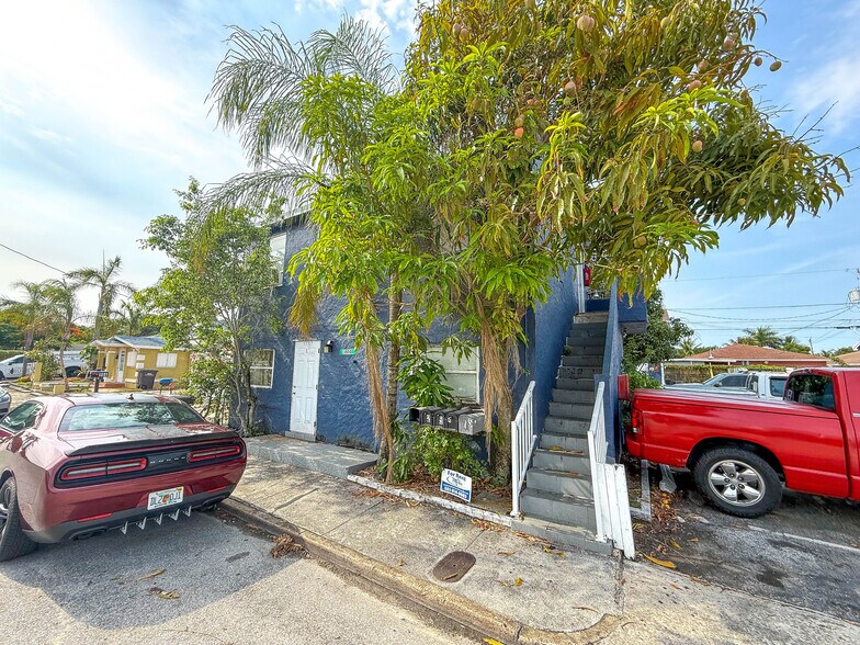 More Photos Of 1000 W Lakewood Rd, West Palm Beach Apartments For Sale