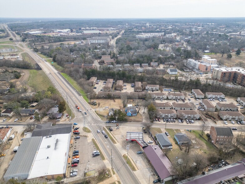 More Photos Of 128 Old West Point Rd, Starkville Daycare Center For Sale