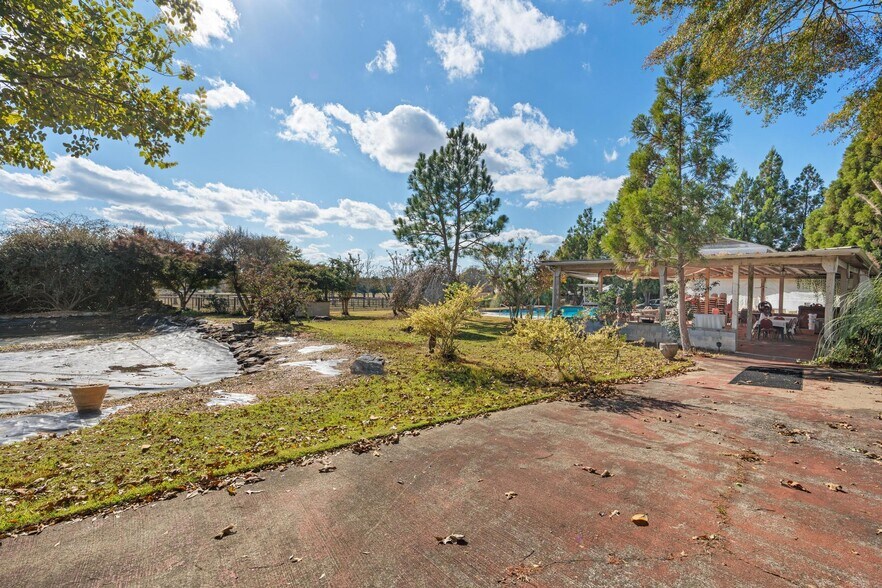 More Photos Of 607 Butts Mill Rd, Pine Mountain General Retail For Sale