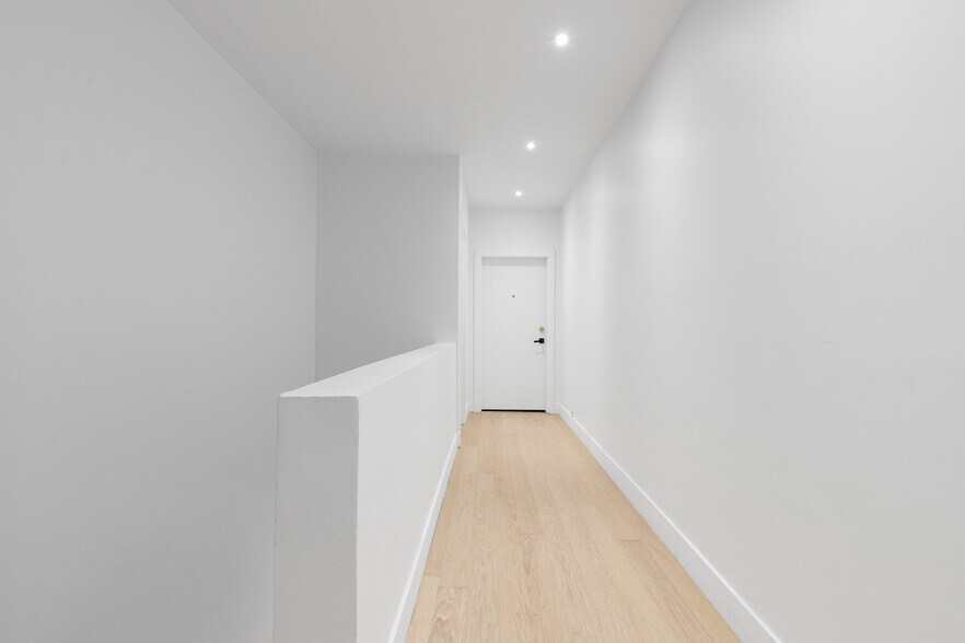 More Photos Of 2066-2070 Av Lincoln, Montréal Apartments For Sale