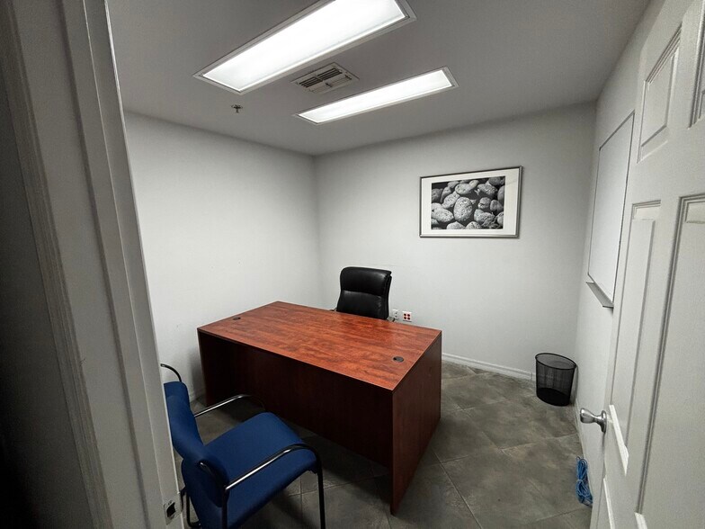 More Photos Of 848 Kensinger Rd, Lakeland Manufacturing For Lease