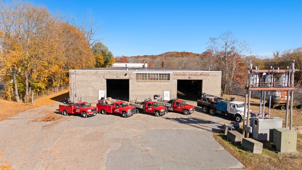 More Photos Of 137 Providence St, Putnam Warehouse For Sale