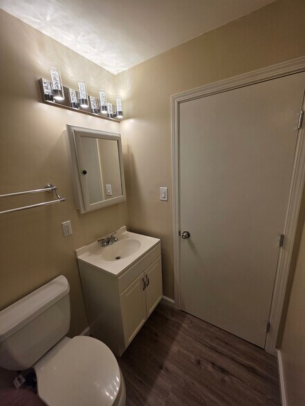 More Photos Of 9716 Mountain Blvd, Oakland Apartments For Sale