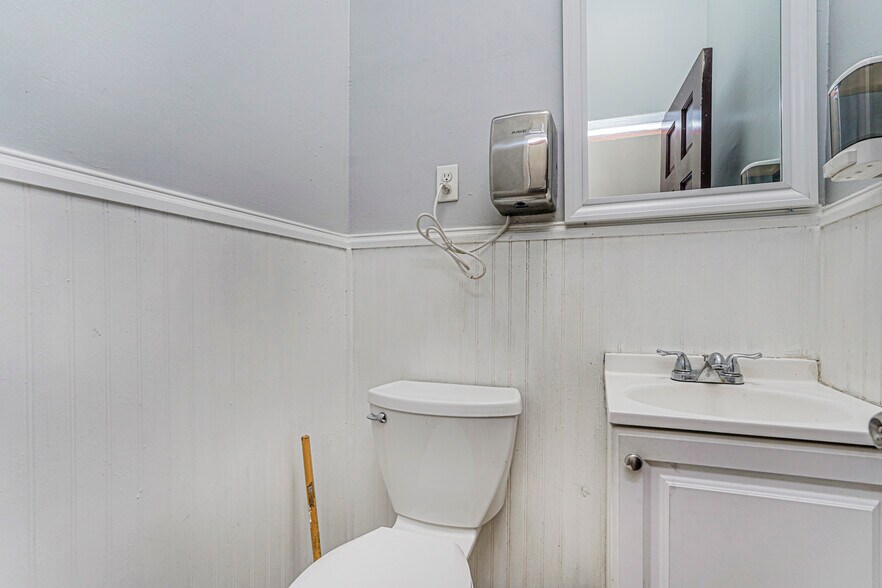 More Photos Of , Freeport General Retail For Sale