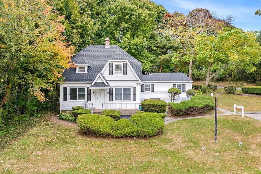 More Photos Of 143 Boston Post Rd, Waterford Office Residential For Sale