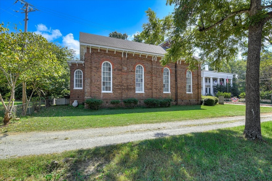 More Photos Of 205 E Liberty St, Washington Religious Facility For Sale