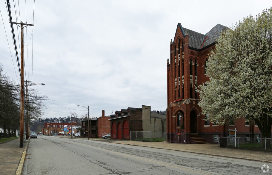 More Photos Of 704 Market St, Mckeesport Specialty For Sale