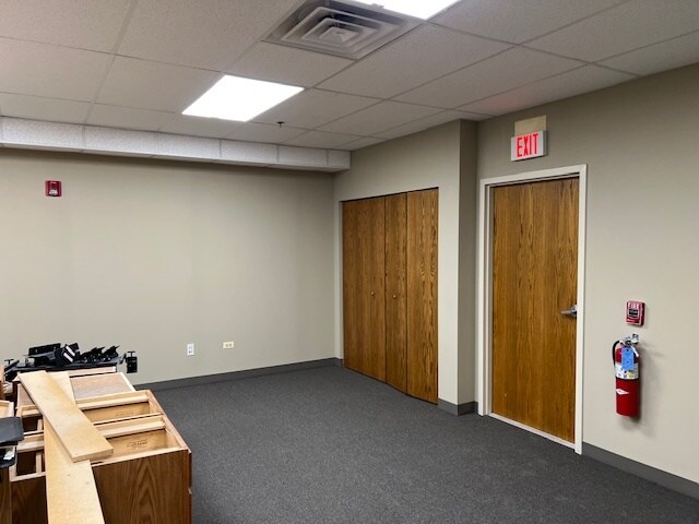 More Photos Of 2600 Beverly Dr, Aurora Light Distribution For Lease