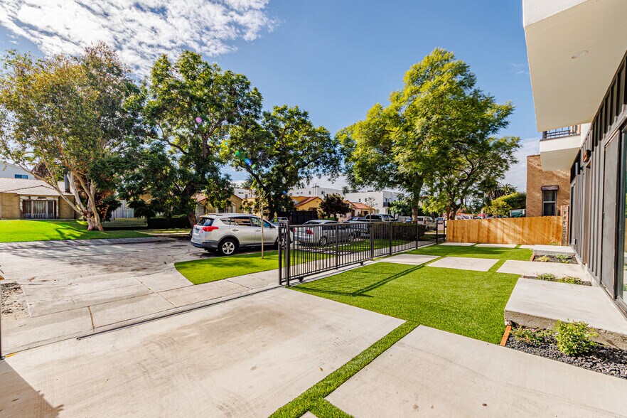 More Photos Of 5209 W 20th St, Los Angeles Multifamily For Sale