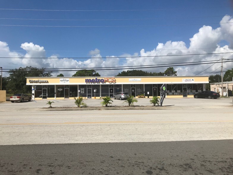 More Photos Of 2500-2512 S Hopkins Ave, Titusville Freestanding For Lease