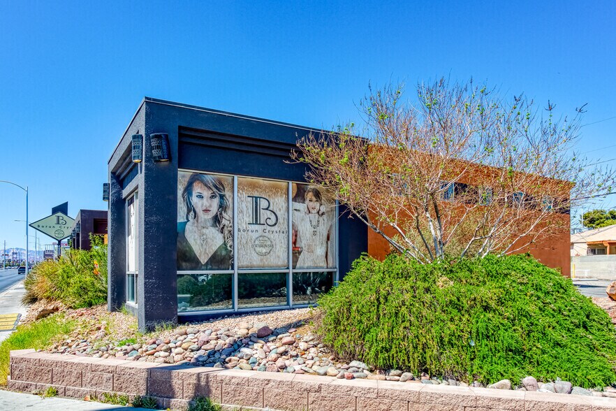 More Photos Of 4500 W Charleston Blvd, Las Vegas Freestanding For Sale