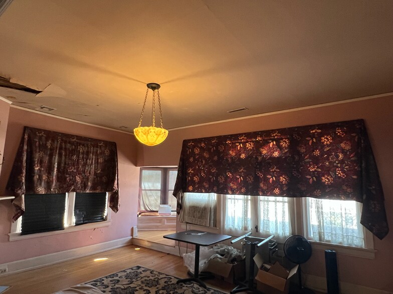 More Photos Of 821 W Broadway St, Muskogee Restaurant For Sale