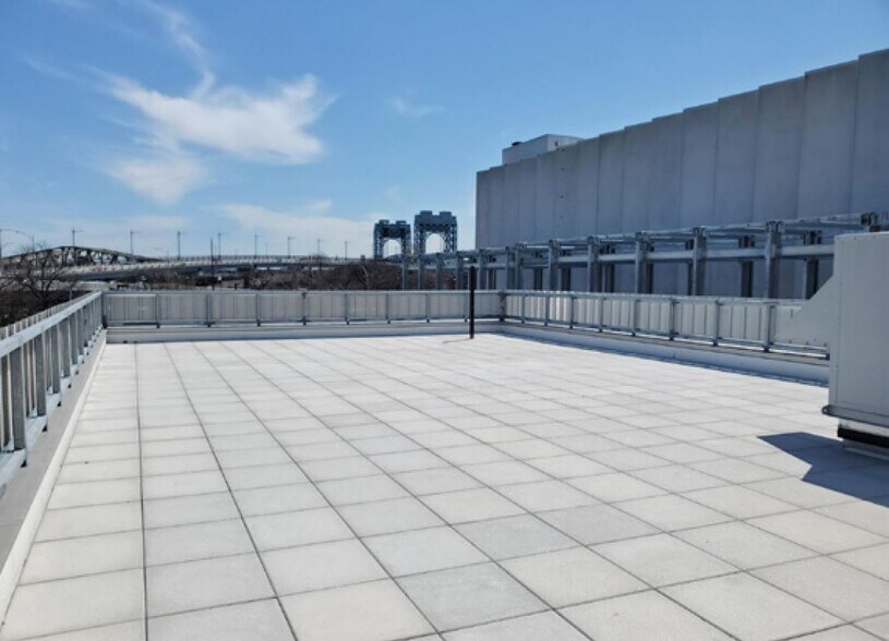 More Photos Of 230 E 128th St, New York Flex For Lease