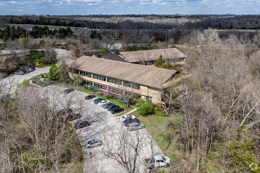 More Photos Of 25501 W Valley Pky, Olathe Unknown For Lease