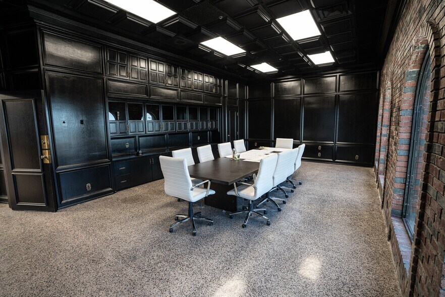 More Photos Of 6308 E 15th St, Tulsa Manufacturing For Sale