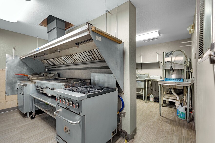 More Photos Of 2079 State Road Y, Linn Creek Restaurant For Sale