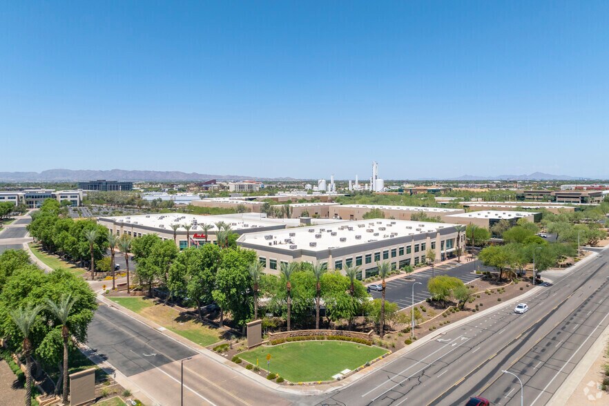 More Photos Of 2600 W Geronimo Pl, Chandler Office For Lease