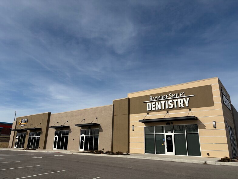 More Photos Of 1830 W Foxwood Dr, Raymore Freestanding For Lease