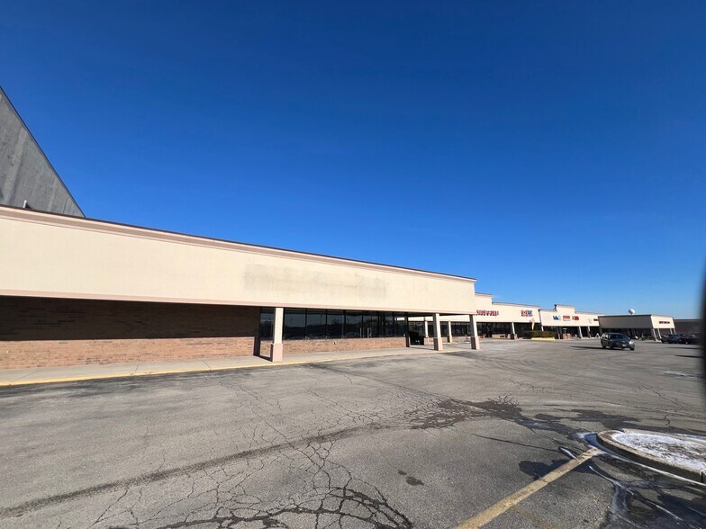 More Photos Of 350-372 Townline Rd, Mundelein Unknown For Sale