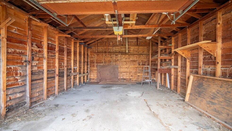 More Photos Of 900 Shields Ave, Wabasha General Retail For Sale