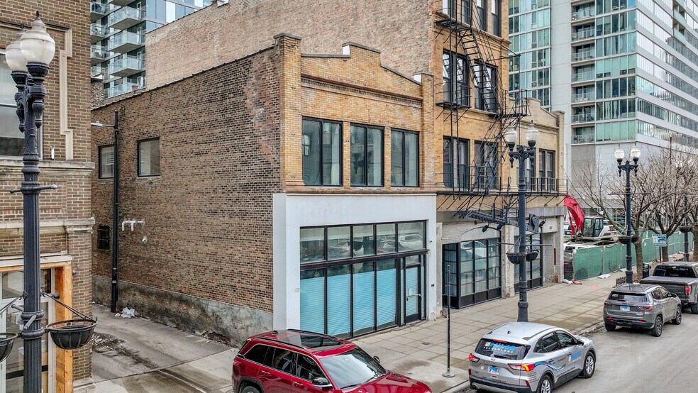 More Photos Of 619 W Randolph St, Chicago Restaurant For Sale