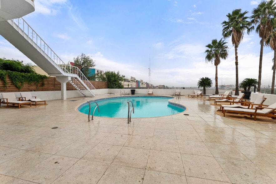 More Photos Of 1 S Main Ave, Laredo Hotel For Sale