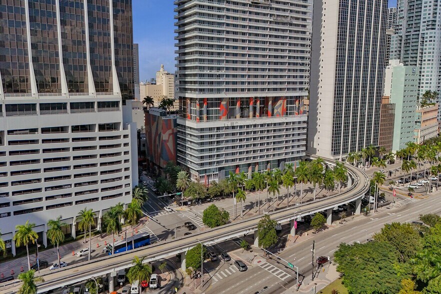 More Photos Of 50 Biscayne Blvd, Miami Apartments For Sale