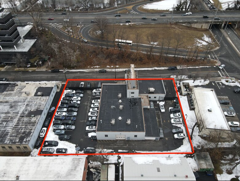 More Photos Of 60 Rockwood Pl, Englewood Auto Dealership For Lease