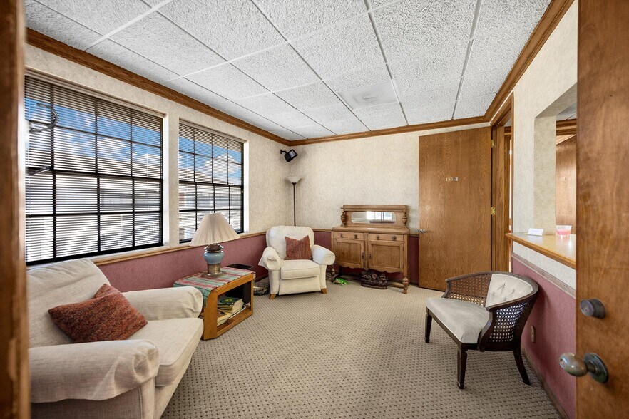 More Photos Of 940 W 17th St, Santa Ana Loft Creative Space For Lease