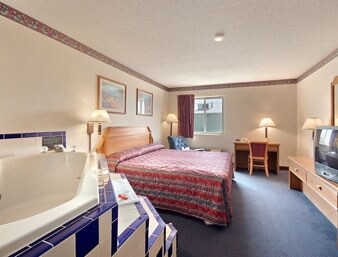 More Photos Of 1410 28th St, Belleville Hotel For Sale