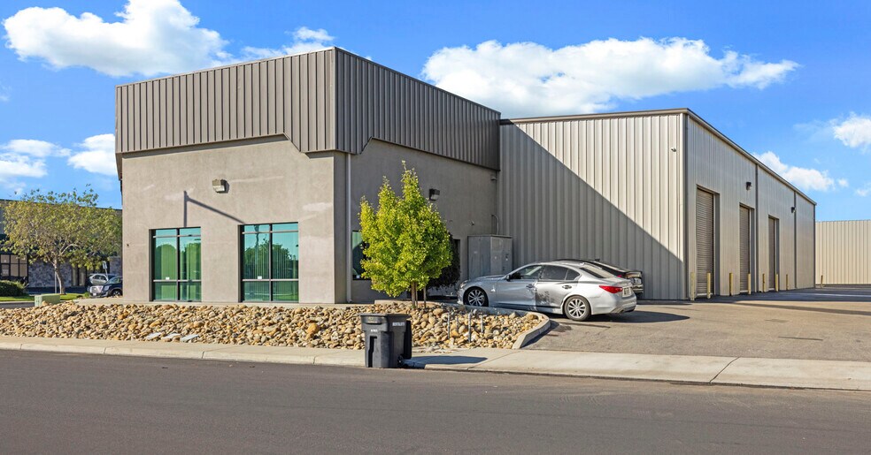 More Photos Of 401 Glass Ln, Modesto Warehouse For Lease