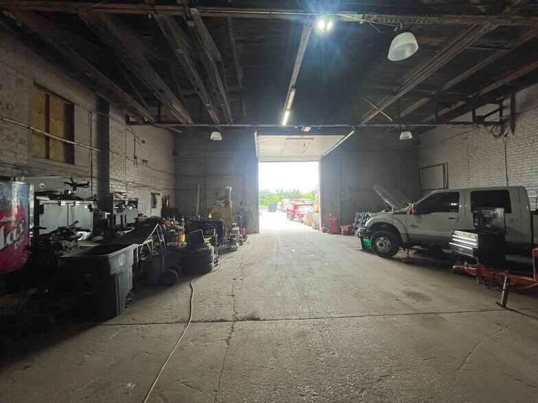 More Photos Of 6149 Cleveland St, Merrillville Industrial For Sale