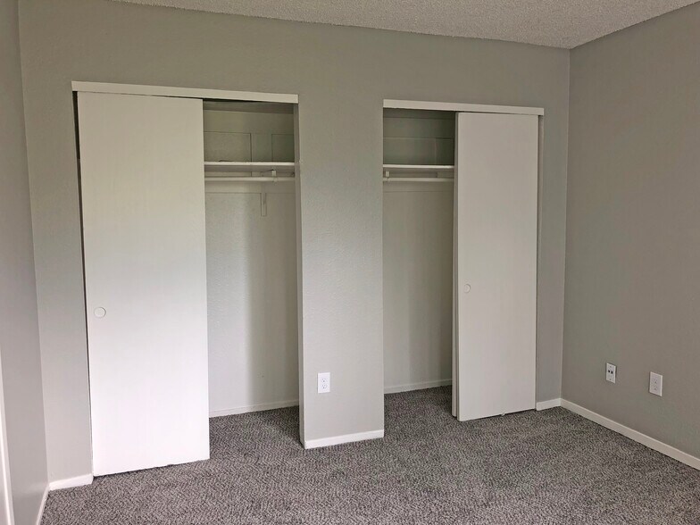 More Photos Of 2330 Hurley Way, Sacramento Apartments For Sale