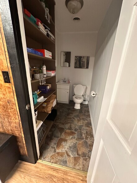 More Photos Of 5055 Edgefield Rd, Trenton Warehouse For Sale